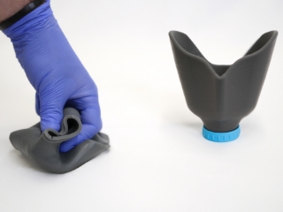 シリコーン製の最終製品を3Dプリンターによって製造する